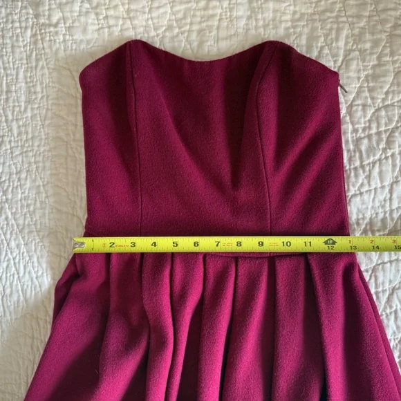 Copious Formal Statement Gown - Picture 5 of 10